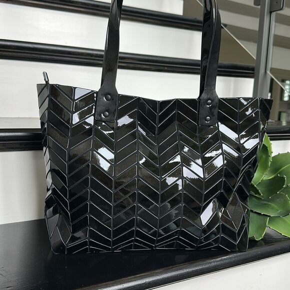 Patrizia Luca Chevron Tote like new black shoulder handbag zipper top travel - Picture 1 of 11